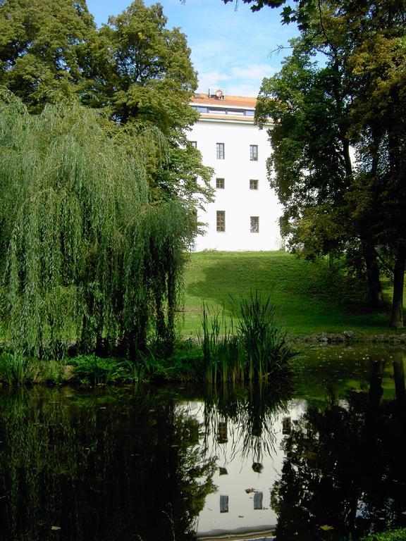 Hotel Zamecka Sypka ブランスコ エクステリア 写真